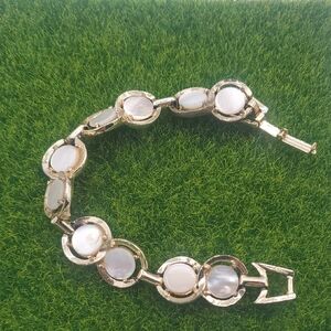 Elegant Gold Tone‎  and White Lustrous Mother Of Pearl Link  Bracelet B3317